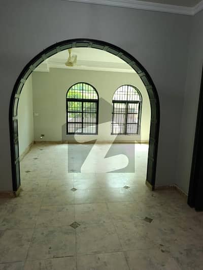 10 Marla Town House Available For Rent at Gulberg 3 Lahore