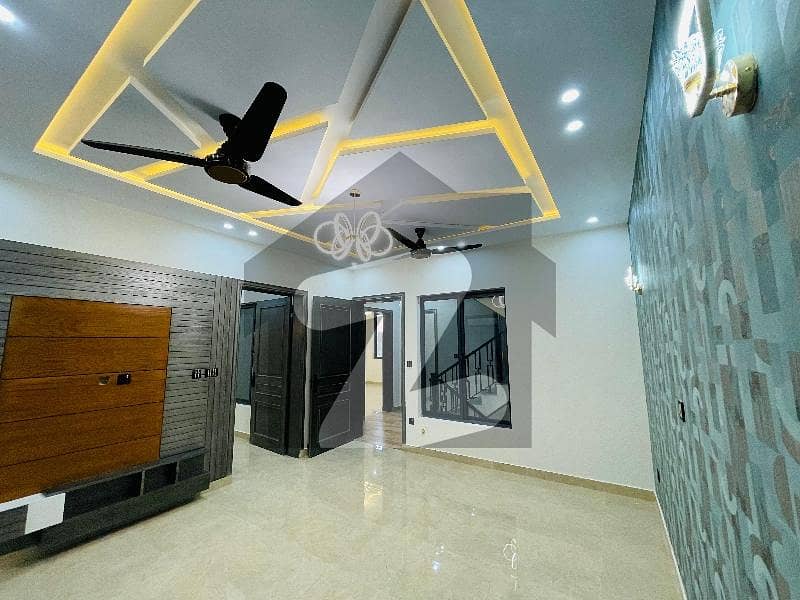 فیصل ٹاؤن - ایف ۔ 18 اسلام آباد میں 5 کمروں کا 8 مرلہ مکان 3.7 کروڑ میں برائے فروخت۔ فیصل ٹاؤن - ایف ۔ 18 اسلام آباد میں 5 کمروں کا 8 مرلہ مکان 3.7 کروڑ میں برائے فروخت۔