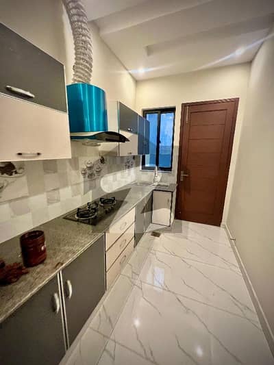 5 MARLA BRAND NEW HOUSE FOR RENT