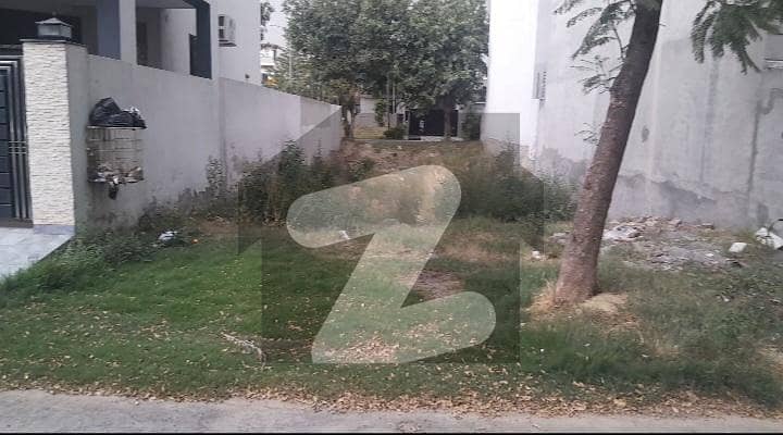Prime location 9 Town DHA Lahore Prime location 9 Town DHA Lahore