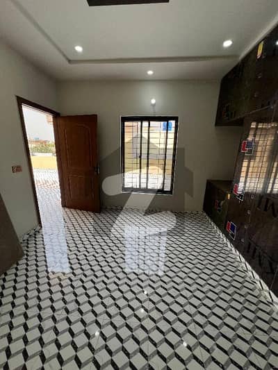 نشیمنِ اقبال فیز 2 نشیمنِ اقبال,لاہور میں 4 کمروں کا 10 مرلہ مکان 2.9 کروڑ میں برائے فروخت۔