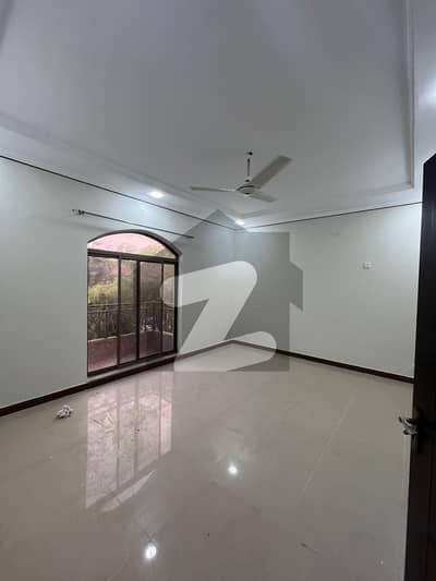 17 MARLA 5 BEDROOM HOUSE AVAILABLE FOR RENT