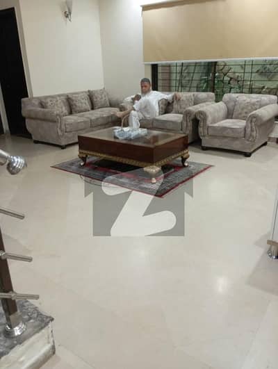 10 Marla Full House Available For Rent