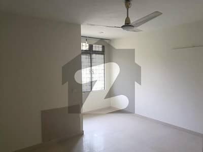 گارڈن ٹاؤن - شیر شاہ بلاک گارڈن ٹاؤن,لاہور میں 3 کمروں کا 5 مرلہ مکان 3.15 کروڑ میں برائے فروخت۔ گارڈن ٹاؤن - شیر شاہ بلاک گارڈن ٹاؤن,لاہور میں 3 کمروں کا 5 مرلہ مکان 3.15 کروڑ میں برائے فروخت۔