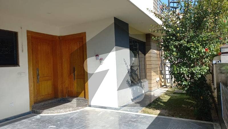 Highly-Desirable 1 Kanal House Available In E-11 Highly-Desirable 1 Kanal House Available In E-11