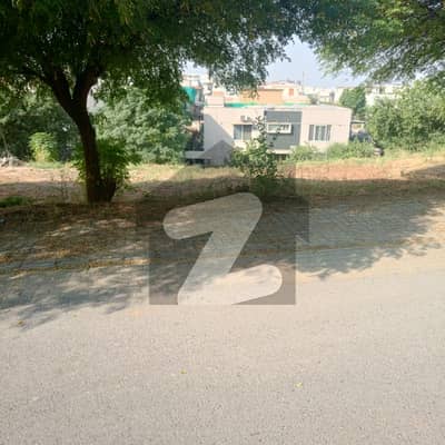 ڈی ایچ اے فیز 2 - سیکٹر جے ڈی ایچ اے ڈیفینس فیز 2,ڈی ایچ اے ڈیفینس,اسلام آباد میں 1 کنال رہائشی پلاٹ 3.65 کروڑ میں برائے فروخت۔ ڈی ایچ اے فیز 2 - سیکٹر جے ڈی ایچ اے ڈیفینس فیز 2,ڈی ایچ اے ڈیفینس,اسلام آباد میں 1 کنال رہائشی پلاٹ 3.65 کروڑ میں برائے فروخت۔