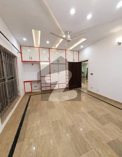 10 Marla House Prime Location For Sale In G-13