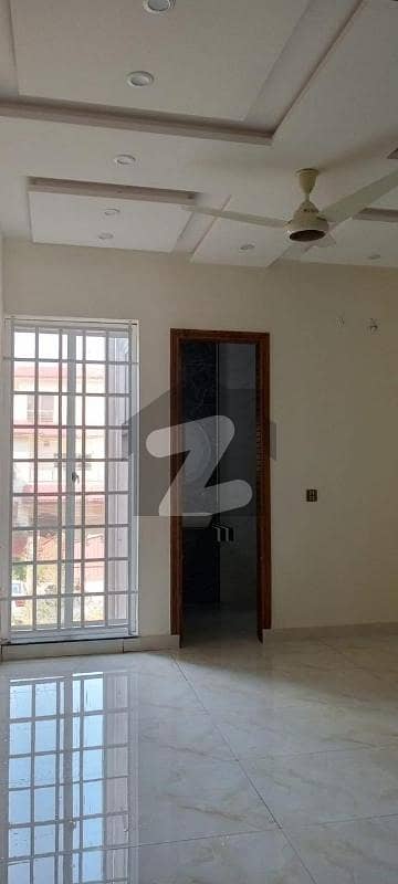 Apartment For Rent On Main Shaheed E Milat Road