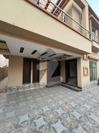 Bahria Town - Sector C 5 Marla House Up For sale Bahria Town - Sector C 5 Marla House Up For sale