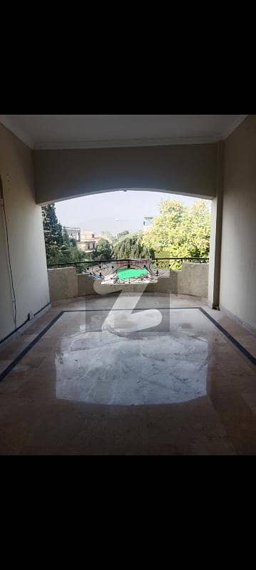 جی ۔ 11 اسلام آباد میں 6 کمروں کا 14 مرلہ مکان 3.5 لاکھ میں کرایہ پر دستیاب ہے۔