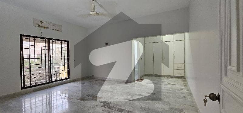 ڈی ایچ اے فیز 5 ڈی ایچ اے ڈیفینس,کراچی میں 4 کمروں کا 1 کنال مکان 3.5 لاکھ میں کرایہ پر دستیاب ہے۔ ڈی ایچ اے فیز 5 ڈی ایچ اے ڈیفینس,کراچی میں 4 کمروں کا 1 کنال مکان 3.5 لاکھ میں کرایہ پر دستیاب ہے۔