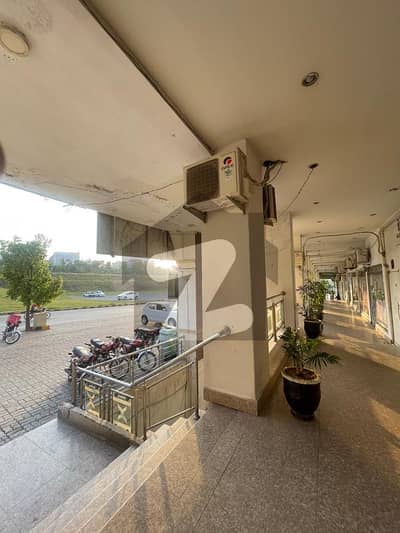 ڈیفنس ریزیڈینسی ڈی ایچ اے ڈیفینس فیز 2,ڈی ایچ اے ڈیفینس,اسلام آباد میں 4 مرلہ دکان 2.5 کروڑ میں برائے فروخت۔ ڈیفنس ریزیڈینسی ڈی ایچ اے ڈیفینس فیز 2,ڈی ایچ اے ڈیفینس,اسلام آباد میں 4 مرلہ دکان 2.5 کروڑ میں برائے فروخت۔