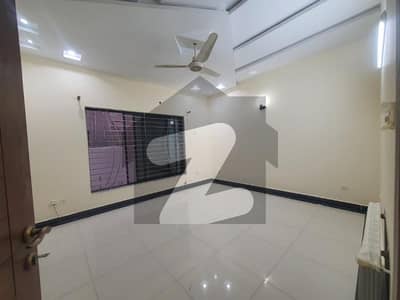 پی ڈبلیو ڈی ہاؤسنگ سکیم اسلام آباد میں 3 کمروں کا 12 مرلہ زیریں پورشن 75.0 ہزار میں کرایہ پر دستیاب ہے۔