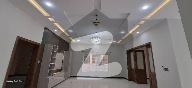 گرین ایونیو اسلام آباد میں 3 کمروں کا 10 مرلہ زیریں پورشن 1.15 لاکھ میں کرایہ پر دستیاب ہے۔