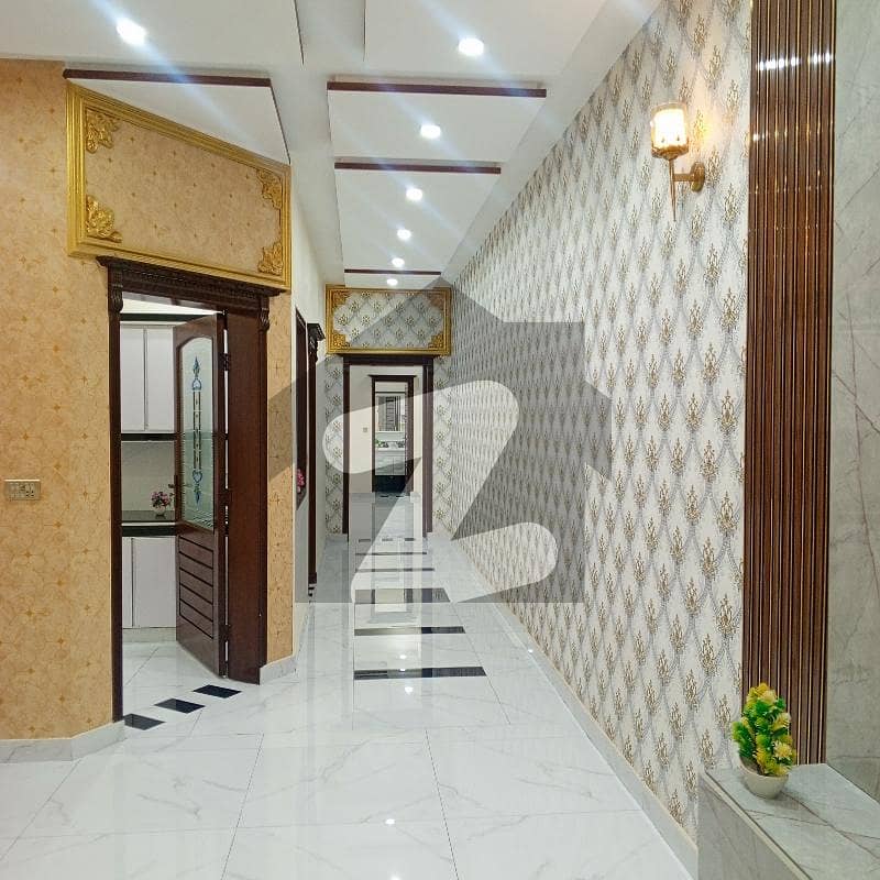 جوہر ٹاؤن لاہور میں 6 کمروں کا 10 مرلہ مکان 5.3 کروڑ میں برائے فروخت۔ جوہر ٹاؤن لاہور میں 6 کمروں کا 10 مرلہ مکان 5.3 کروڑ میں برائے فروخت۔