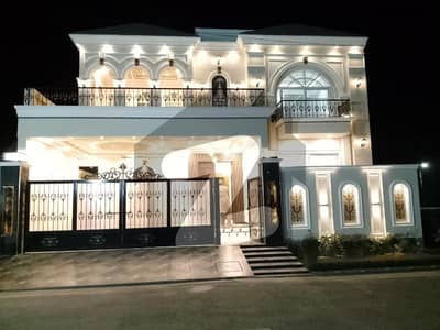 رفیع گارڈن ساہیوال میں 6 کمروں کا 10 مرلہ مکان 4.25 کروڑ میں برائے فروخت۔