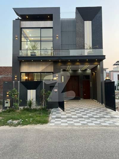 رائل آرچرڈ ملتان پبلک سکول روڈ,ملتان میں 4 کمروں کا 5 مرلہ مکان 1.85 کروڑ میں برائے فروخت۔ رائل آرچرڈ ملتان پبلک سکول روڈ,ملتان میں 4 کمروں کا 5 مرلہ مکان 1.85 کروڑ میں برائے فروخت۔