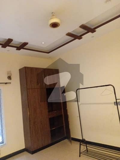 Modern 10 Marla Lower Portion In Allama Iqbal Town Location