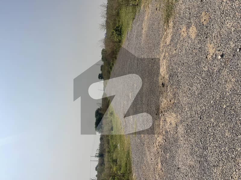 آئی ۔ 12 اسلام آباد میں 8 مرلہ رہائشی پلاٹ 1.4 کروڑ میں برائے فروخت۔