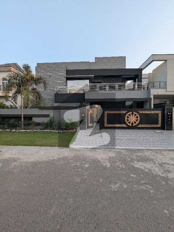 Stunning 20 Marla House In Lake City Available