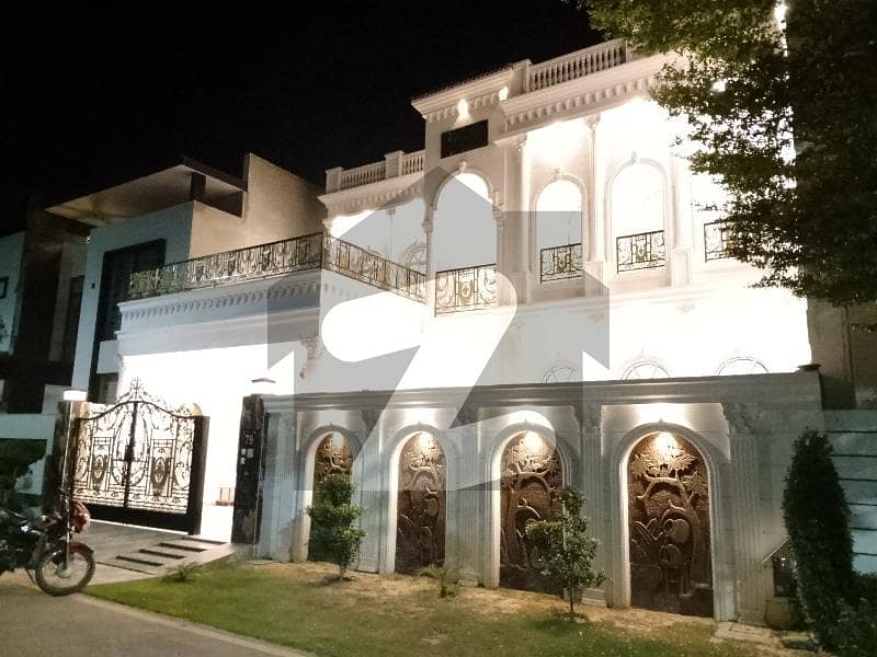الرزاق رائلز ساہیوال میں 6 کمروں کا 12 مرلہ مکان 5.25 کروڑ میں برائے فروخت۔ الرزاق رائلز ساہیوال میں 6 کمروں کا 12 مرلہ مکان 5.25 کروڑ میں برائے فروخت۔