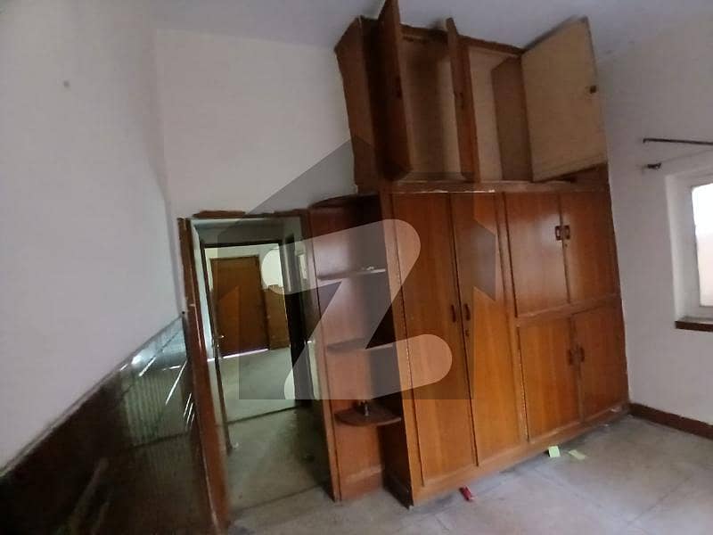 10 Marla Upper Portion Allama Iqbal Town 10 Marla Upper Portion Allama Iqbal Town