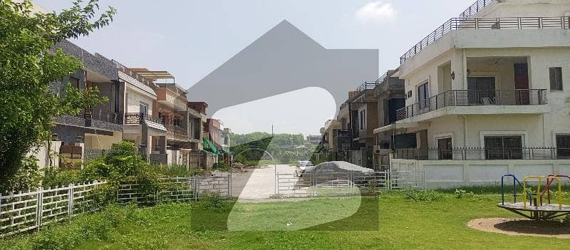 پی ایچ اے ایف آفیسرز ریزڈینسیا کوری روڈ,اسلام آباد میں 4 کمروں کا 8 مرلہ مکان 2.7 کروڑ میں برائے فروخت۔ پی ایچ اے ایف آفیسرز ریزڈینسیا کوری روڈ,اسلام آباد میں 4 کمروں کا 8 مرلہ مکان 2.7 کروڑ میں برائے فروخت۔