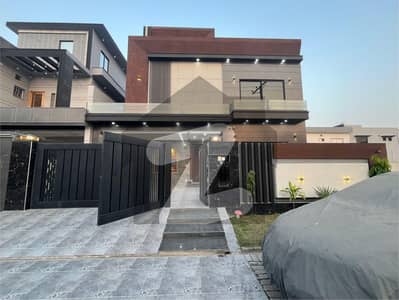 سینٹرل پارک ۔ بلاک ایف سینٹرل پارک ہاؤسنگ سکیم,لاہور میں 5 کمروں کا 10 مرلہ مکان 3.0 کروڑ میں برائے فروخت۔