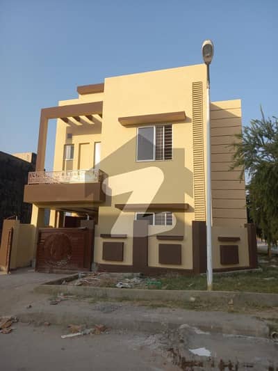 بحریہ ٹاؤن فیز 8 بحریہ ٹاؤن راولپنڈی,راولپنڈی میں 4 کمروں کا 6 مرلہ مکان 2.6 کروڑ میں برائے فروخت۔ بحریہ ٹاؤن فیز 8 بحریہ ٹاؤن راولپنڈی,راولپنڈی میں 4 کمروں کا 6 مرلہ مکان 2.6 کروڑ میں برائے فروخت۔