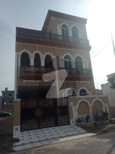 پارک ویو سٹی ۔ کرسٹل بلاک پارک ویو سٹی,لاہور میں 4 کمروں کا 5 مرلہ مکان 1.8 کروڑ میں برائے فروخت۔ پارک ویو سٹی ۔ کرسٹل بلاک پارک ویو سٹی,لاہور میں 4 کمروں کا 5 مرلہ مکان 1.8 کروڑ میں برائے فروخت۔