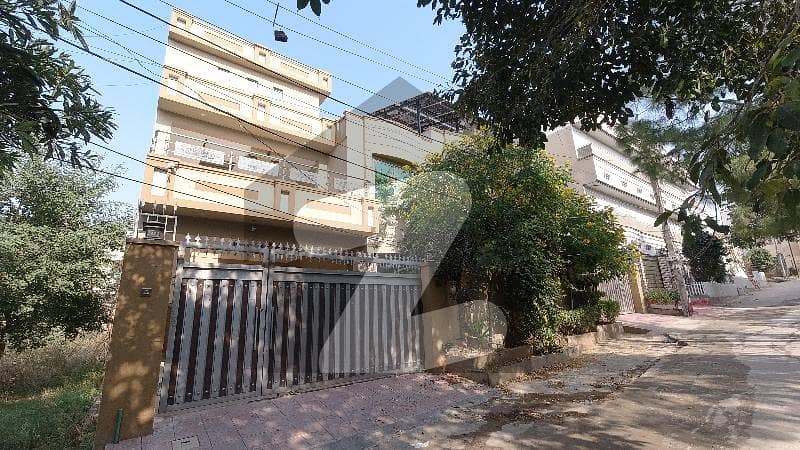 گلشن آباد راولپنڈی میں 6 کمروں کا 10 مرلہ مکان 3.25 کروڑ میں برائے فروخت۔ گلشن آباد راولپنڈی میں 6 کمروں کا 10 مرلہ مکان 3.25 کروڑ میں برائے فروخت۔