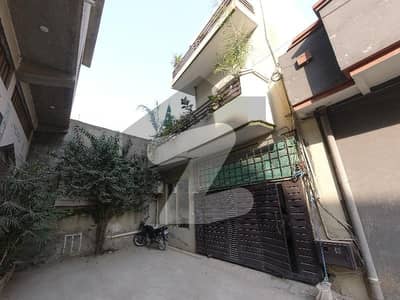 کالٹکس روڈ راولپنڈی میں 4 کمروں کا 5 مرلہ مکان 1.55 کروڑ میں برائے فروخت۔