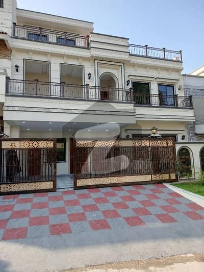 (35/70)10 Marla Brand New Sun Face House Available For Sale In G13 Rent Value 3 Lakh