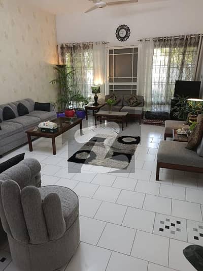 Ideally Located Facing Park House Of 750 Square Yards Is Available For sale In Karachi Ideally Located Facing Park House Of 750 Square Yards Is Available For sale In Karachi