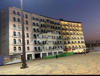 One Bed Fountain And Hill View