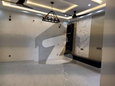 بحریہ ٹاؤن سیکٹر سی بحریہ ٹاؤن,لاہور میں 5 کمروں کا 10 مرلہ مکان 1.3 لاکھ میں کرایہ پر دستیاب ہے۔ بحریہ ٹاؤن سیکٹر سی بحریہ ٹاؤن,لاہور میں 5 کمروں کا 10 مرلہ مکان 1.3 لاکھ میں کرایہ پر دستیاب ہے۔