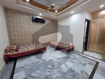 5.30 Marla Solid Constructed House For Sale.  Extra Land:1.20 Marla Demand:1.95crore.  Location:Ghalab City, 208 Chak Road, Faisalabad.