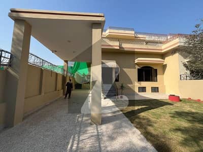 1 Kanal Luxurious House Available For Sale In F-11 Islamabad 1 Kanal Luxurious House Available For Sale In F-11 Islamabad