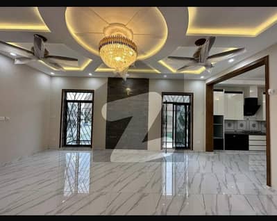 بحریہ ٹاؤن فیز 3 بحریہ ٹاؤن راولپنڈی,راولپنڈی میں 5 کمروں کا 14 مرلہ مکان 6.49 کروڑ میں برائے فروخت۔ بحریہ ٹاؤن فیز 3 بحریہ ٹاؤن راولپنڈی,راولپنڈی میں 5 کمروں کا 14 مرلہ مکان 6.49 کروڑ میں برائے فروخت۔