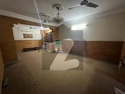 آئی ۔ 8/3 آئی ۔ 8,اسلام آباد میں 6 کمروں کا 12 مرلہ مکان 11.5 کروڑ میں برائے فروخت۔