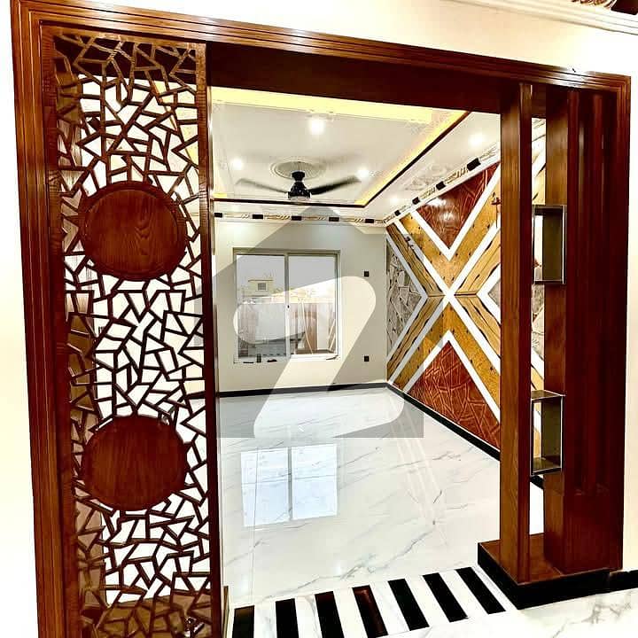 10 Marla House Available For Rent