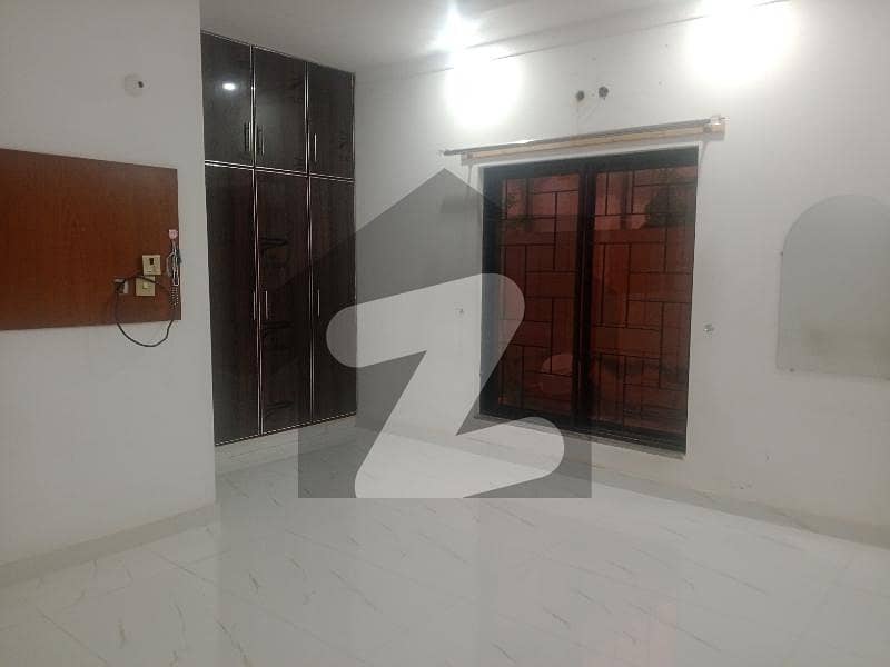 این ایف سی 1 لاہور میں 3 کمروں کا 1 کنال بالائی پورشن 95.0 ہزار میں کرایہ پر دستیاب ہے۔ این ایف سی 1 لاہور میں 3 کمروں کا 1 کنال بالائی پورشن 95.0 ہزار میں کرایہ پر دستیاب ہے۔