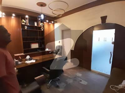 گلشنِ اقبال گلشنِ اقبال ٹاؤن,کراچی میں 6 کمروں کا 18 مرلہ علاوہ 3.7 لاکھ میں کرایہ پر دستیاب ہے۔