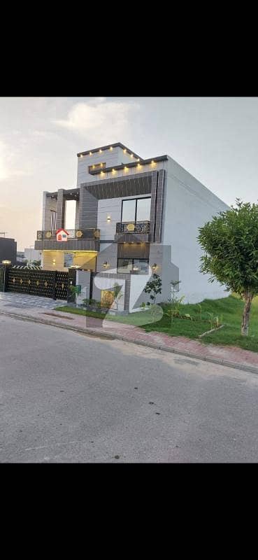 گالف ویو ریزیڈنسیا - فیز 1 گالف ویو ریذڈینشیاء,بحریہ ٹاؤن,لاہور میں 4 کمروں کا 10 مرلہ مکان 3.6 کروڑ میں برائے فروخت۔ گالف ویو ریزیڈنسیا - فیز 1 گالف ویو ریذڈینشیاء,بحریہ ٹاؤن,لاہور میں 4 کمروں کا 10 مرلہ مکان 3.6 کروڑ میں برائے فروخت۔