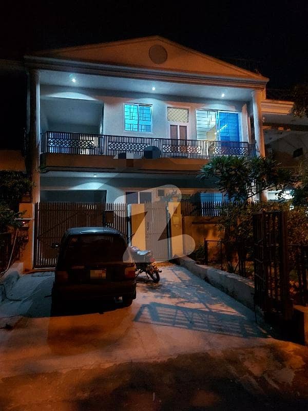 جی ۔ 11/1 جی ۔ 11,اسلام آباد میں 4 کمروں کا 8 مرلہ مکان 6.9 کروڑ میں برائے فروخت۔ جی ۔ 11/1 جی ۔ 11,اسلام آباد میں 4 کمروں کا 8 مرلہ مکان 6.9 کروڑ میں برائے فروخت۔