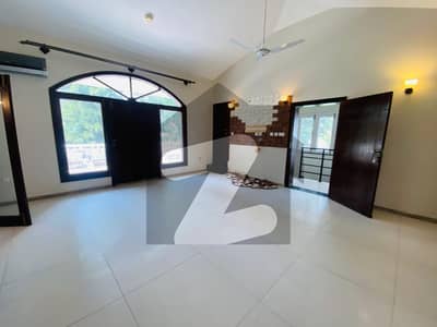 ایف ۔ 7 اسلام آباد میں 6 کمروں کا 2 کنال مکان 12.0 لاکھ میں کرایہ پر دستیاب ہے۔