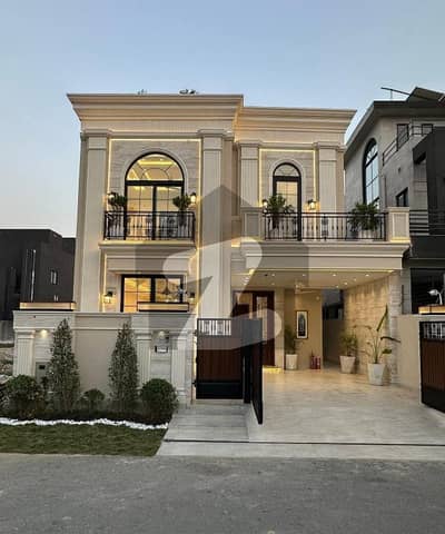 ڈی ایچ اے 9 ٹاؤن ۔ بلاک اے ڈی ایچ اے 9 ٹاؤن,ڈیفنس (ڈی ایچ اے),لاہور میں 4 کمروں کا 8 مرلہ مکان 5.5 کروڑ میں برائے فروخت۔ ڈی ایچ اے 9 ٹاؤن ۔ بلاک اے ڈی ایچ اے 9 ٹاؤن,ڈیفنس (ڈی ایچ اے),لاہور میں 4 کمروں کا 8 مرلہ مکان 5.5 کروڑ میں برائے فروخت۔