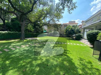 ایف ۔ 7 اسلام آباد میں 6 کمروں کا 2 کنال مکان 12.0 لاکھ میں کرایہ پر دستیاب ہے۔