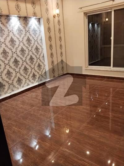 7.5 Marla House Available For Rent On Top Location Of DHA Phase 6 7.5 Marla House Available For Rent On Top Location Of DHA Phase 6