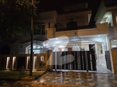 بحریہ انکلیو بحریہ ٹاؤن,اسلام آباد میں 5 کمروں کا 10 مرلہ مکان 5.9 کروڑ میں برائے فروخت۔ بحریہ انکلیو بحریہ ٹاؤن,اسلام آباد میں 5 کمروں کا 10 مرلہ مکان 5.9 کروڑ میں برائے فروخت۔